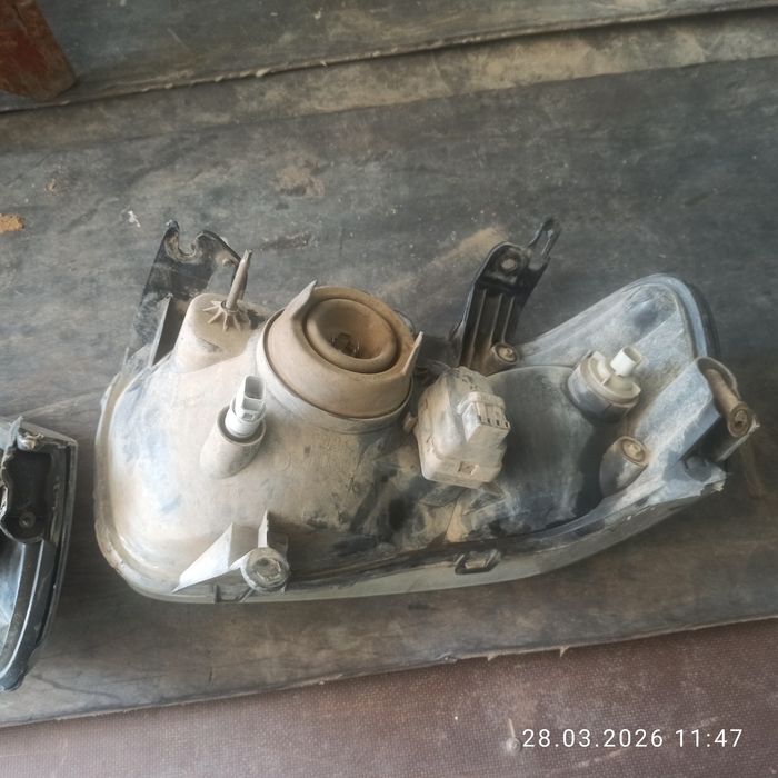 Продам фары Ford maverick