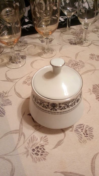 Сервиз чайно-столовый.