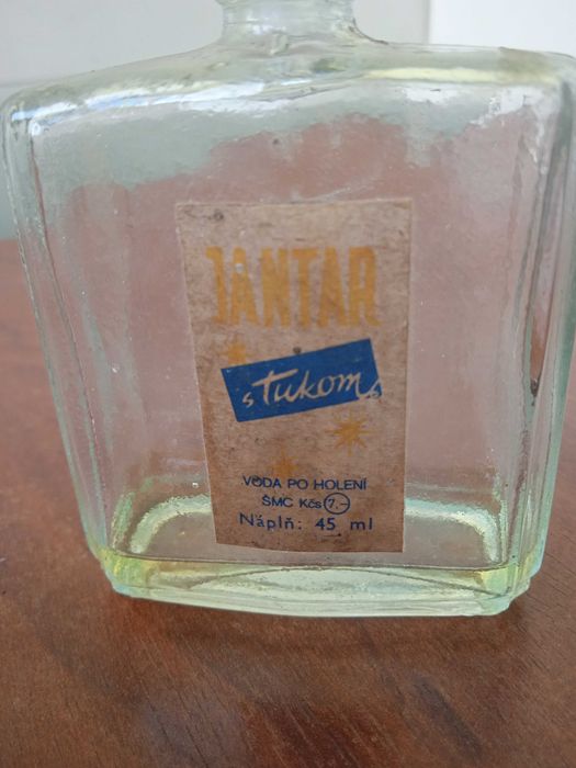 Старо стъклено шише от одеколон