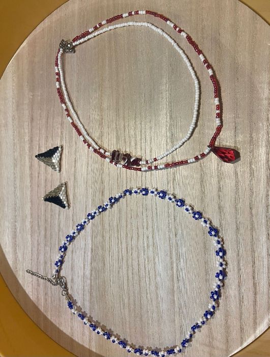 Серьги,браслеты,чокеры,сумка из бисера, сережки,браслеты.