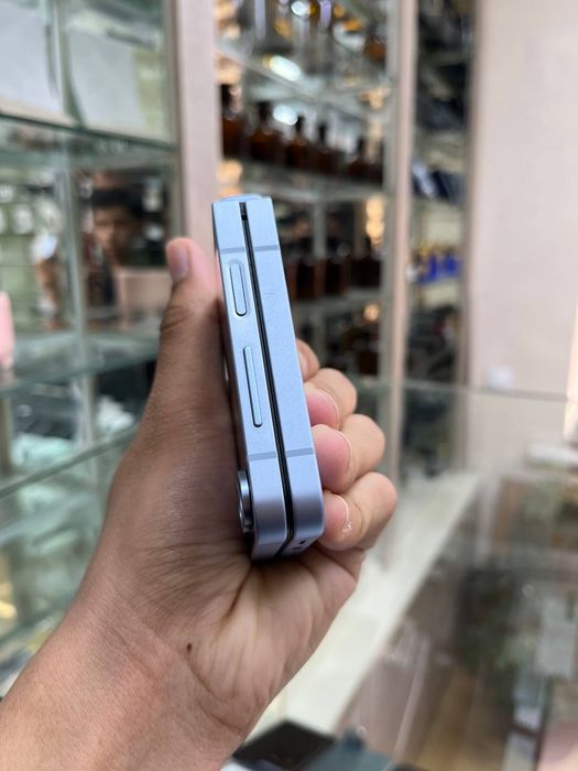 Samsung galaxy z flip 6 5G 12/256gb holati ideal 10/10