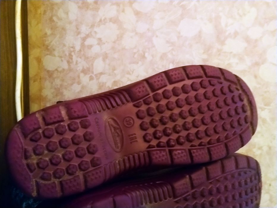 Продам резиновые сапоги лёгкие