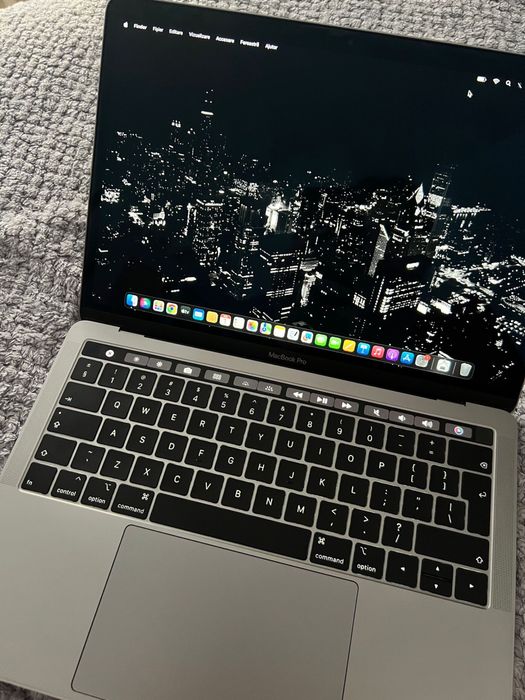 MacBook Pro 13 Touch Bar 2019