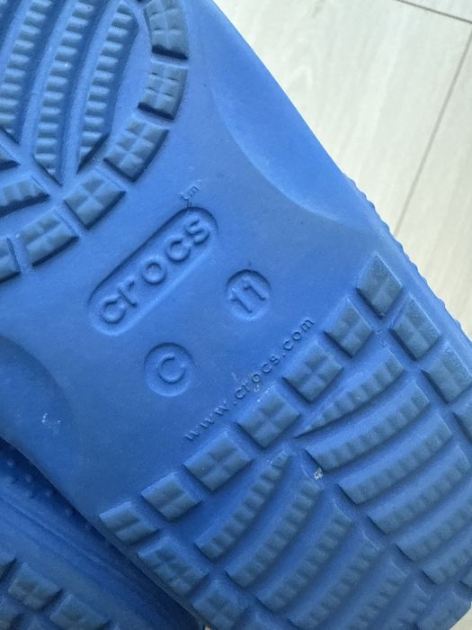 Slapi Crocs marimea 28-29