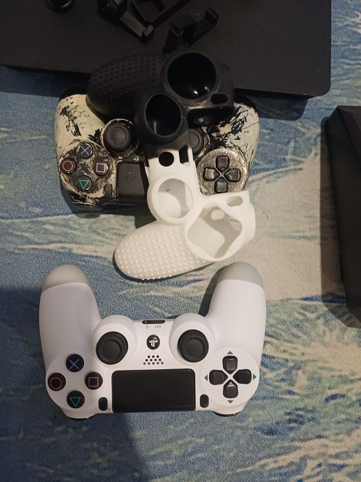 Se vinde PS 4+ volan gaming