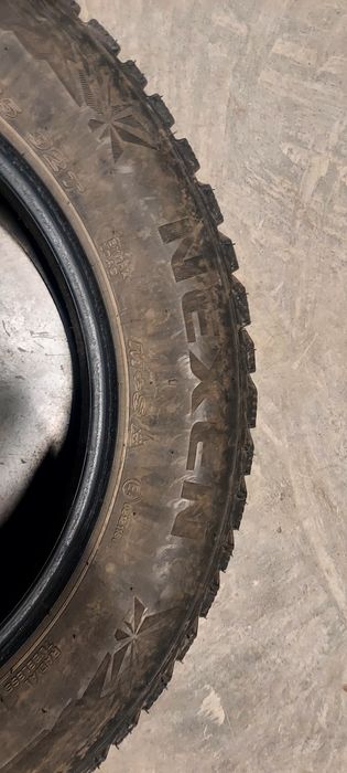 Продам комплект зимних шин