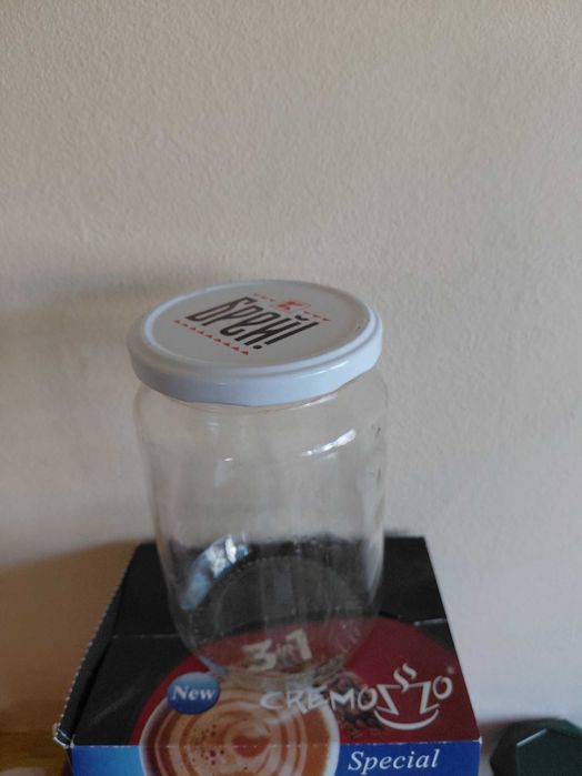 Буркани с капачки