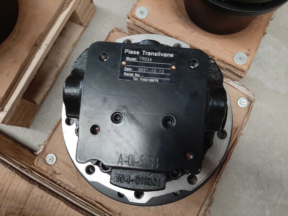 Transmisie finala cu hidromotor pentru miniexcavatoare Bobcat, Case