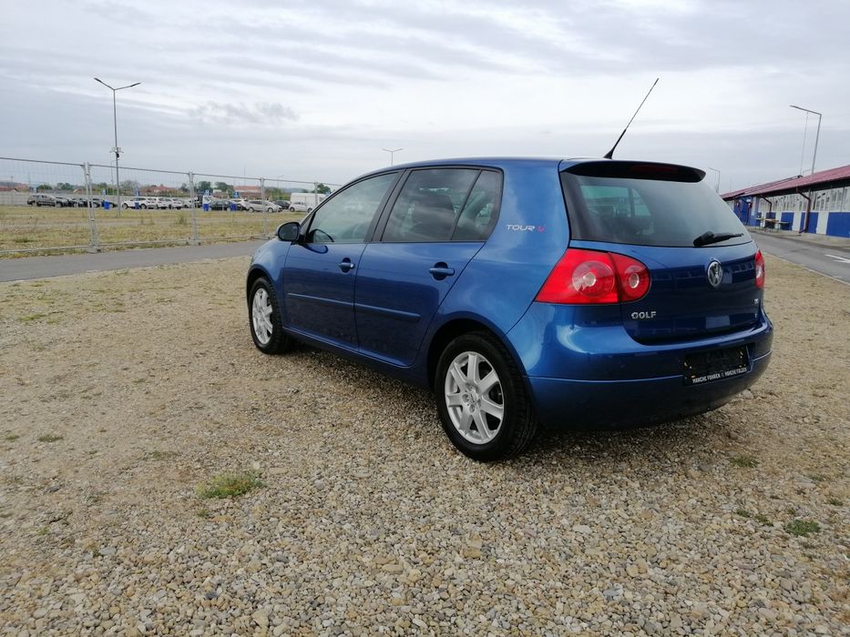 Golf 5 TOUR 1.6 MPI 102CP BENZINA an 2007  km 147. 000