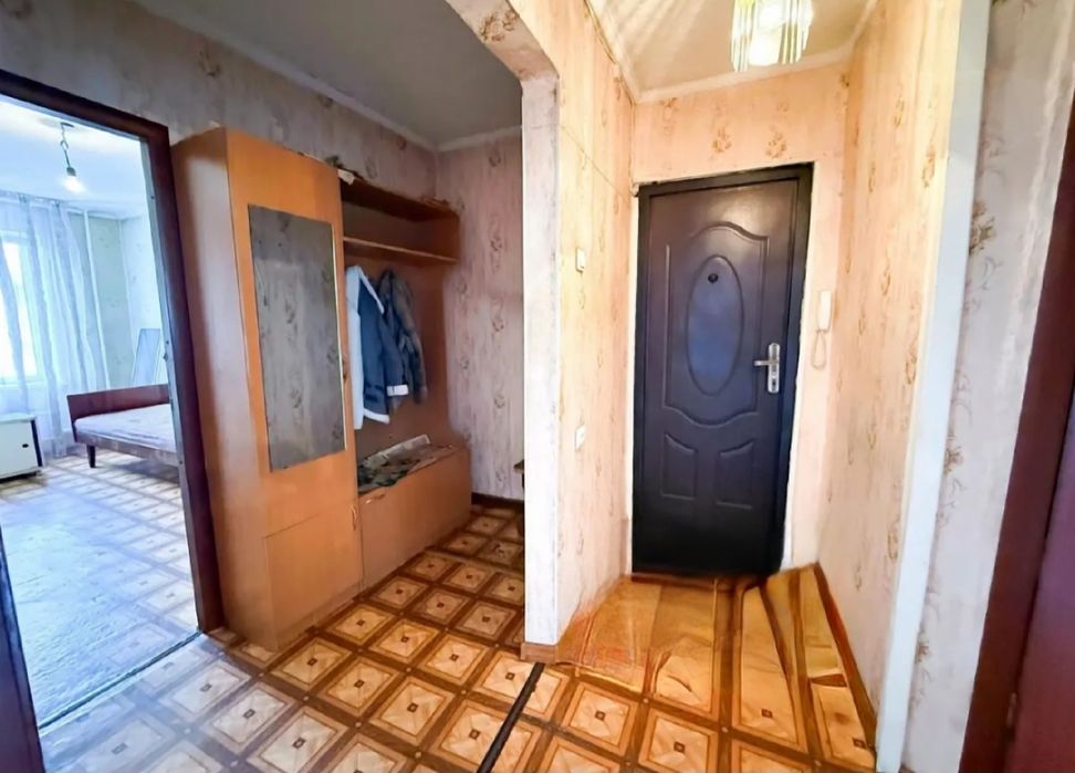 продам 3-х ком. 4мкр. 4-этаж