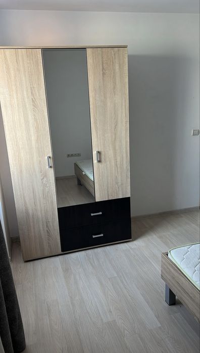 Inchiriez apartament 3 camere