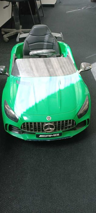Акумулаторна кола Mercedes AMG