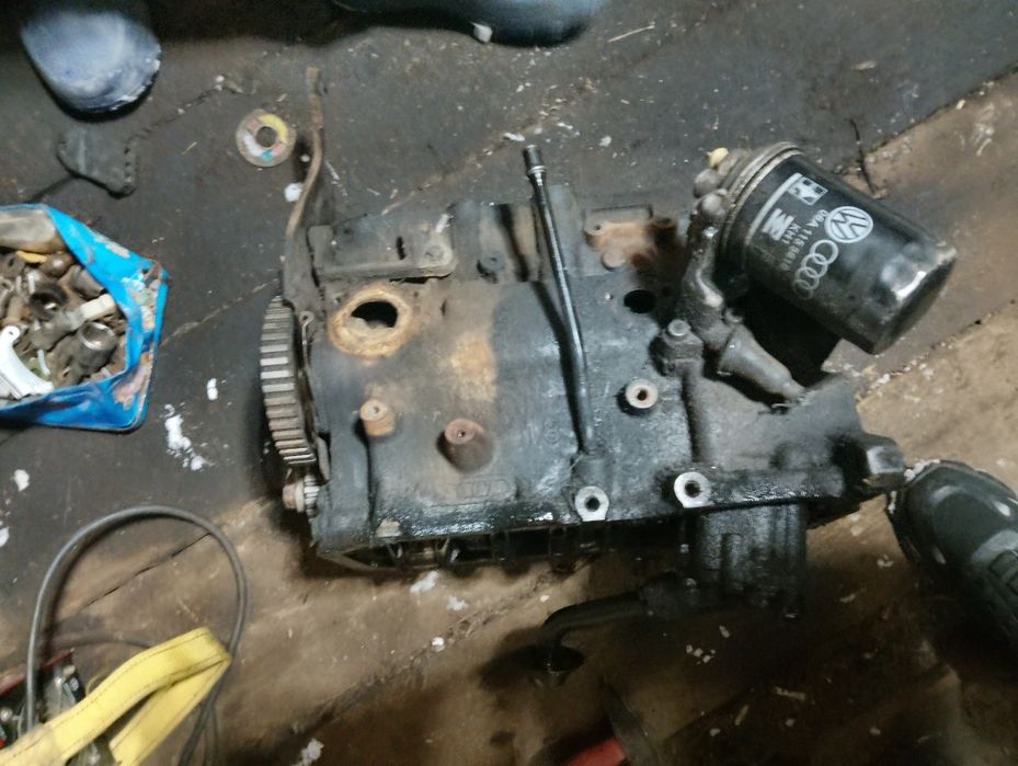 Продам два двигателя 1.8