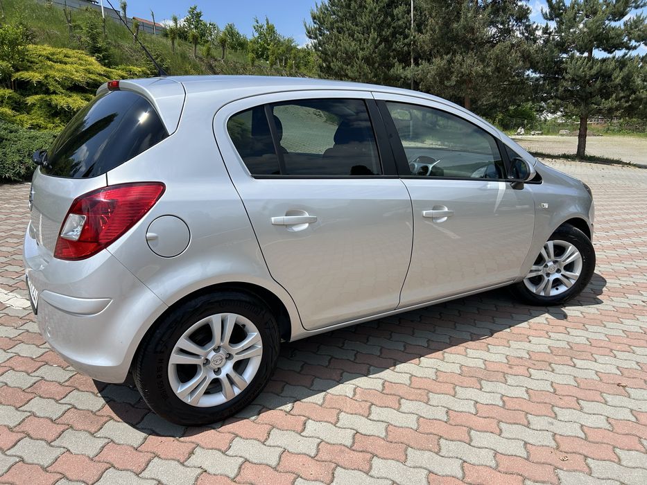 -Opel corsa facelift-1.4benzina-101cai-euro5-2011-adusa din germania-
