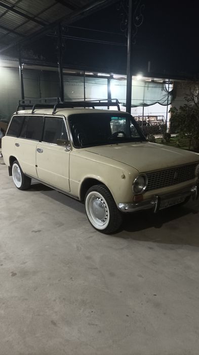 Vaz 2102 sotiladi