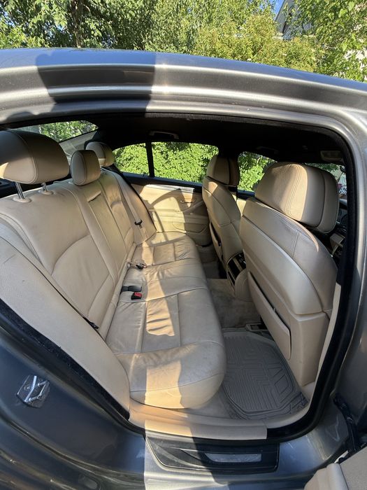 BMW F10 seria 5 3.0D 5 butoane