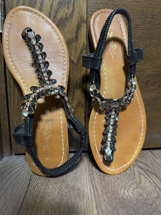 Сандали с камъни и перли, 38 номер, Нови
