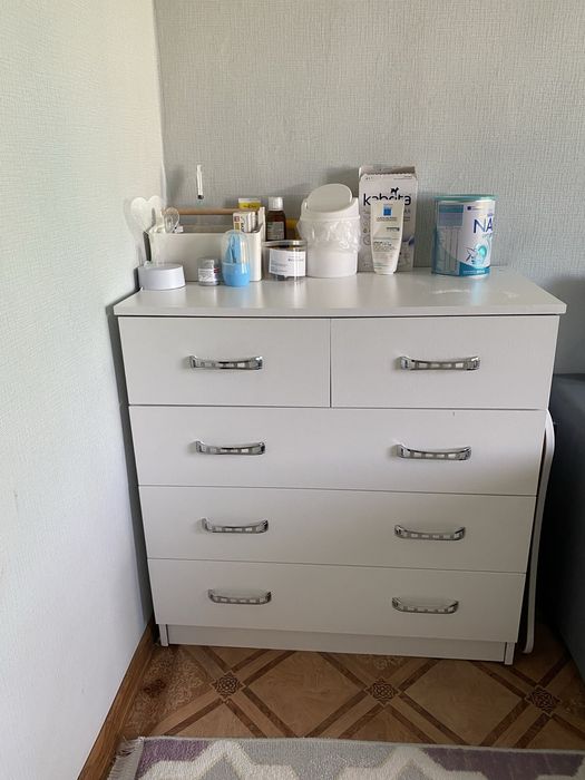 Детский писменный стол, белый комод