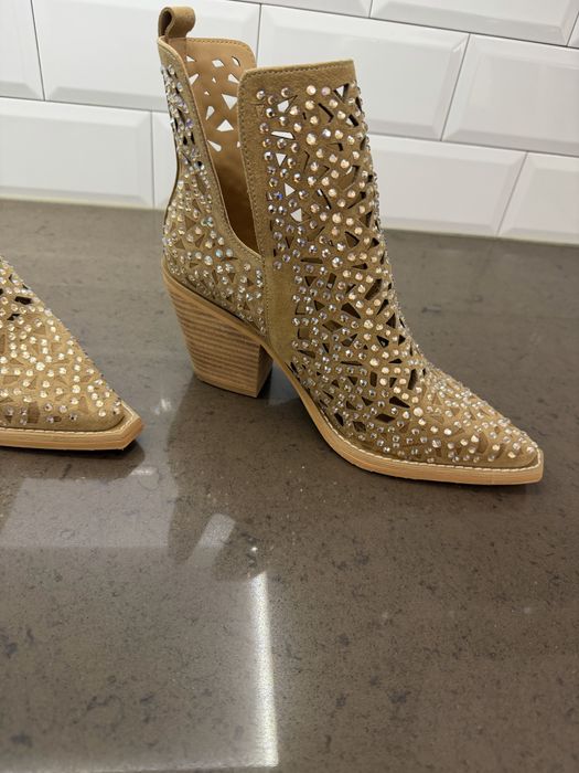 Нови боти Alma en Pena