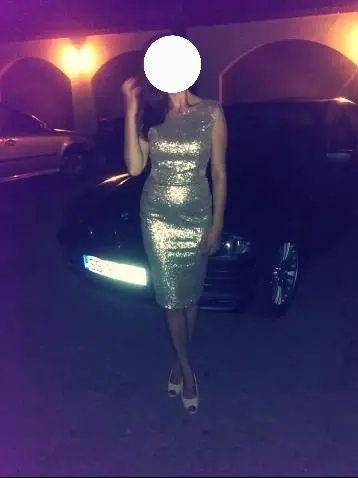 Vând rochiță midi din paiete