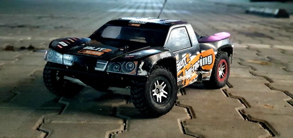 Automodel Hpi Blitz Flux 1/10 3s 3 baterii+ multe piese.