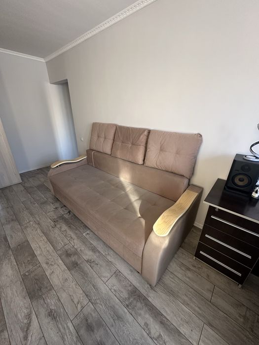 Диван (220х140) с подушками