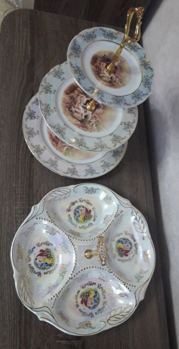 Менажница, трехъярусная посуда