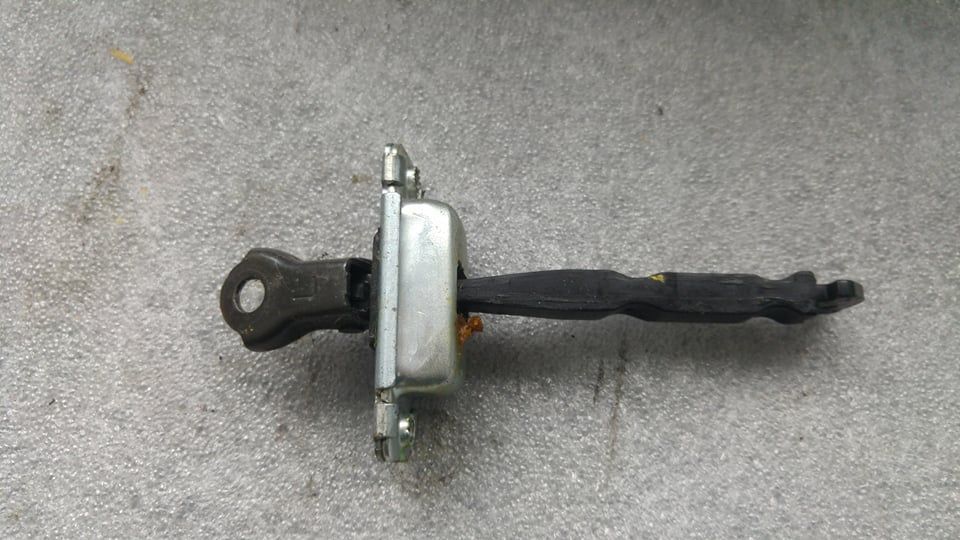 opritor usa stanga fata hyundai i20