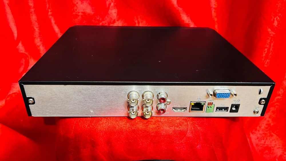 Sistem supraveghere 5 camere.