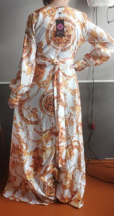 Продам   платья .