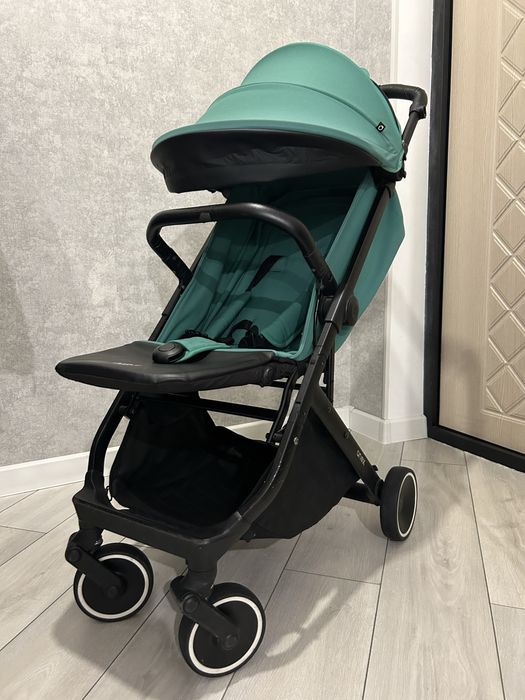 Продам коляску anex хорошем состаяние