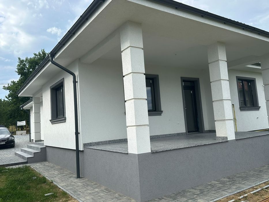 Casa de vânzare superfinisata parter în Bistrita