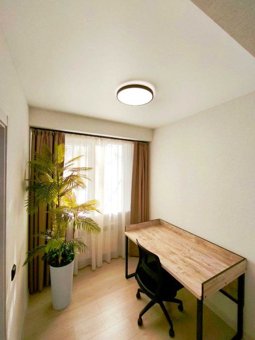 Сдаётся 2комнатная квартира в центре.