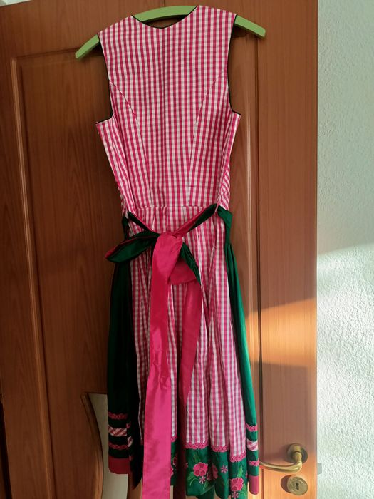 Rochiță tiroleza, dirndl.