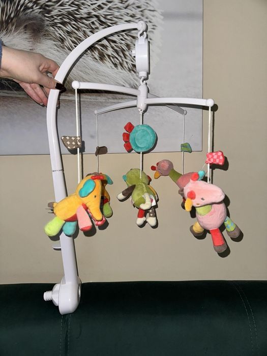 Висяща играчка за кошара