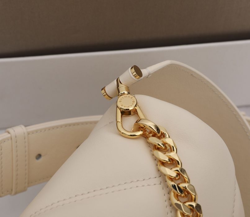 Geanta Bvlgari - Bulgari 18 cm crem, tip Premium