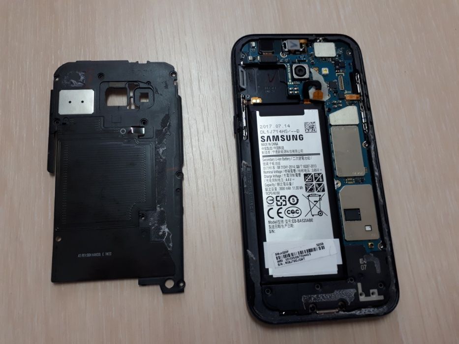 Samsung A5 (2017) на части