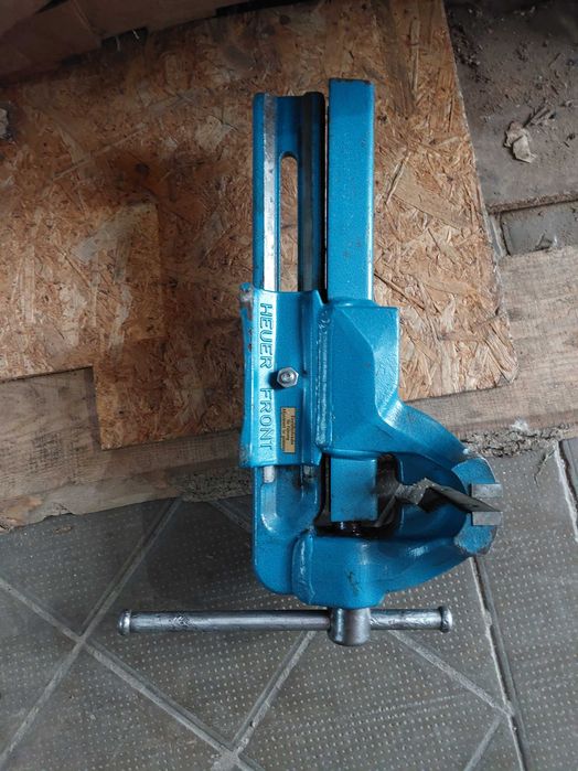 Menghina Heuer Front Veche