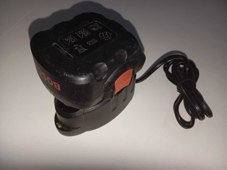 Baterie 12V, 1.2 Ah originala Bosh + incarcator Bosh original