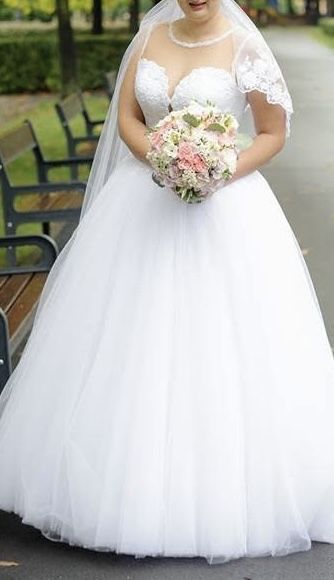 Vand rochie de mireasa