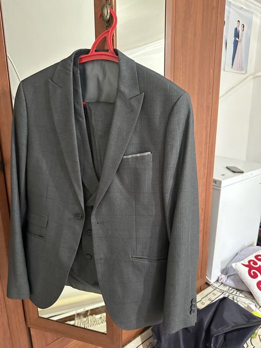 Продам мужской костюм