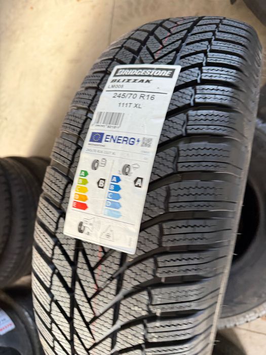 Гуми Bridgestone-245\70/16