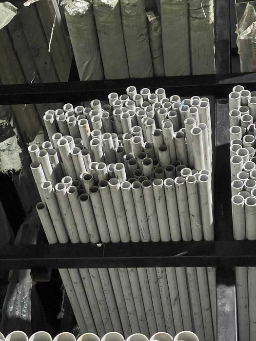 Безшовные  Нержавейка труба 304марка 3,0мм 3,5мм Наличийда бор