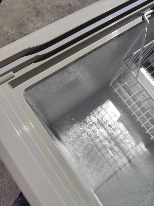 Продам морозильную камеру