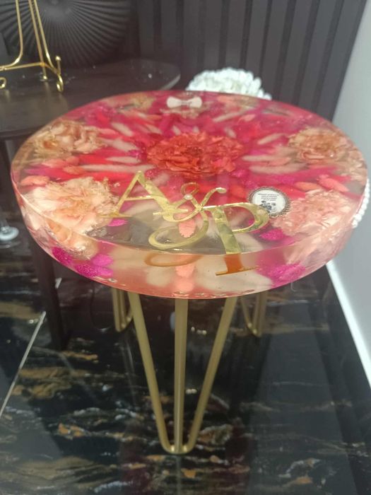 Măsuță din rășină