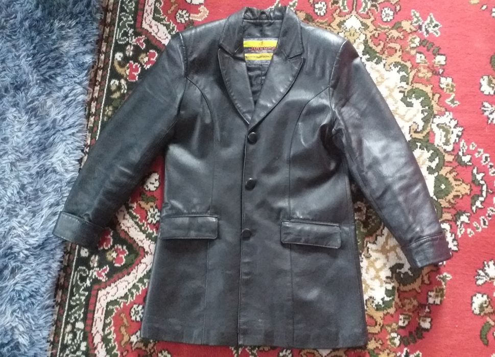Женский кожаный пиджак