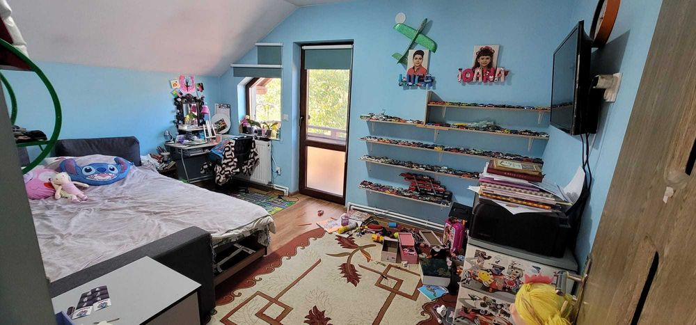 Comision 0!  Vila D+P+E, 210 mp, 5 minute de Copou si Tg. Cucu.