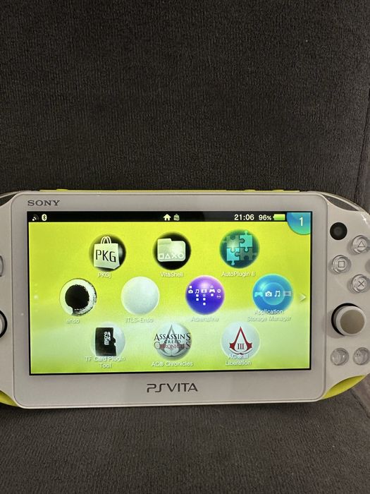 PS Vita 2000 прошитая