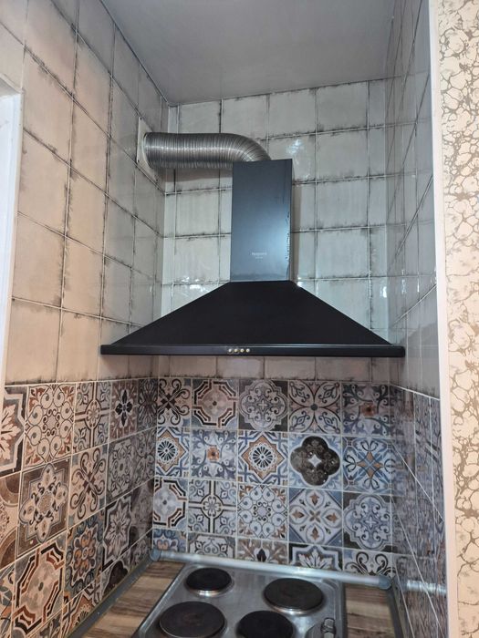 Продам вытяжку бу