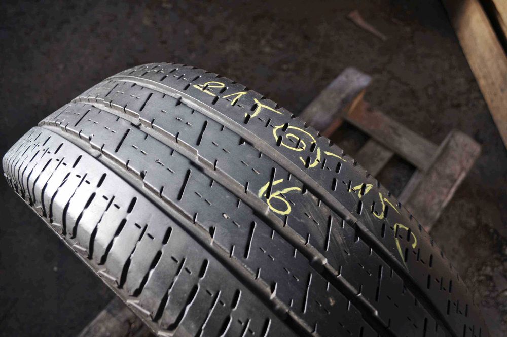 Anvelopa Vara 215/65 R15C CONTINENTAL Vanco 2 104/102T